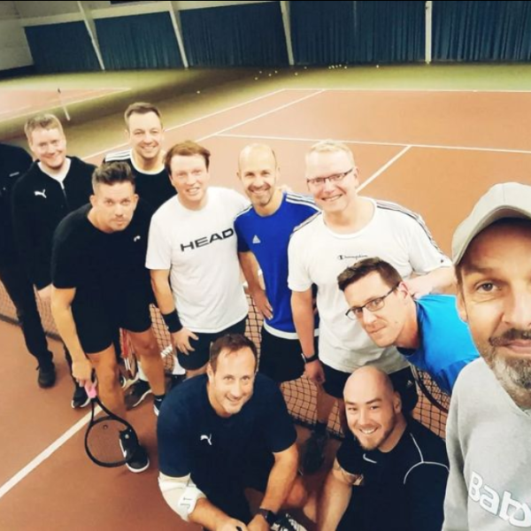 Derbyniederlage f�r WTHC Tennisherren30
